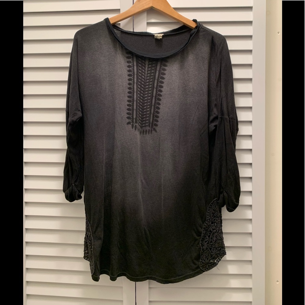 Buckle Gimmicks by BKE Top